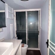30ft-expandable-bathroom-door_1000x1335