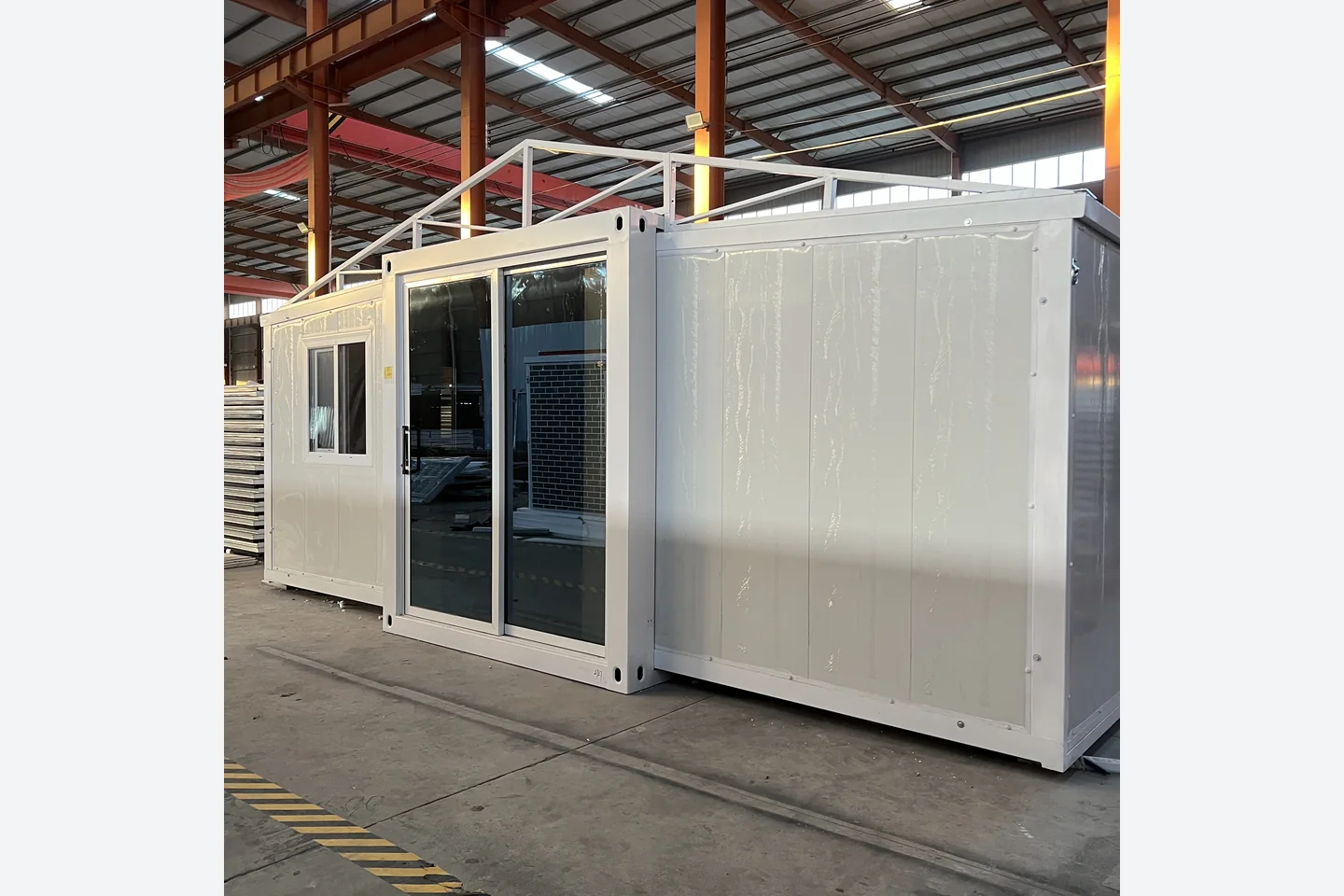 20ft expandable container house with roof frame during factory production