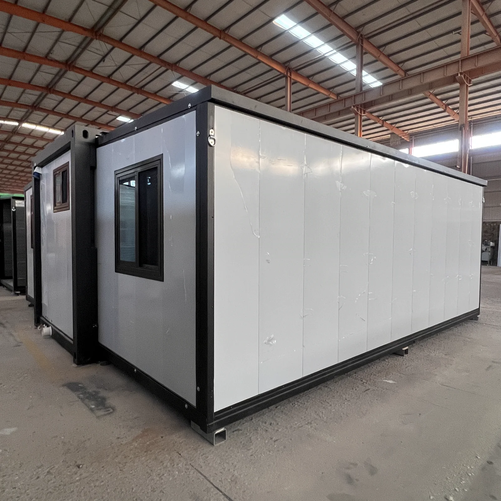 20ft expandable house folded for compact transport